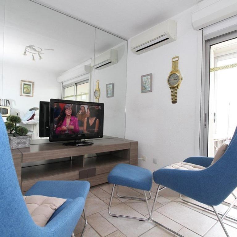 Appartement T1 confortable - climatisé, proche des thermes, avec loggia et équipements modernes - FR-1-553-10 - Apartment (2 Erwachsene) - 1