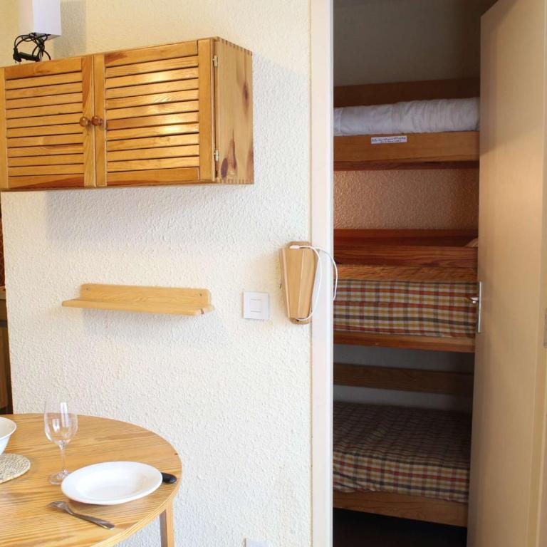Studio cabine avec accès direct aux pistes, balcon, et piscine - 4 couchages, Risoul 1850 - Appartement 1 Chambre - 6