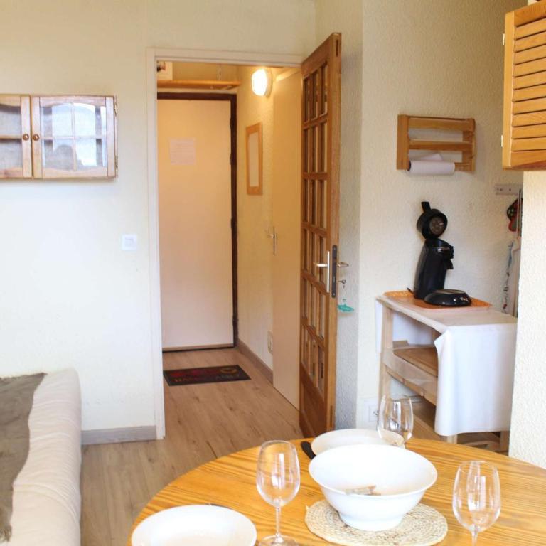 Studio cabine avec accès direct aux pistes, balcon, et piscine - 4 couchages, Risoul 1850 - Appartement 1 Chambre - 7