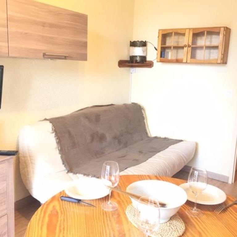 Studio cabine avec accès direct aux pistes, balcon, et piscine - 4 couchages, Risoul 1850 - Appartement 1 Chambre - 16