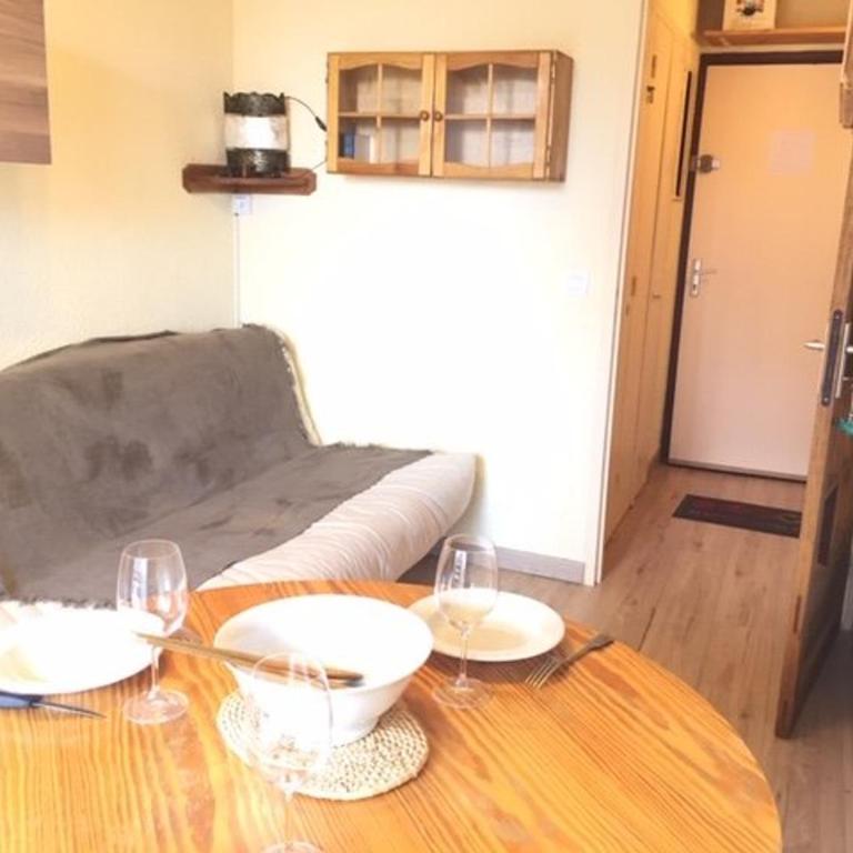 Studio cabine avec accès direct aux pistes, balcon, et piscine - 4 couchages, Risoul 1850 - Appartement 1 Chambre - 22