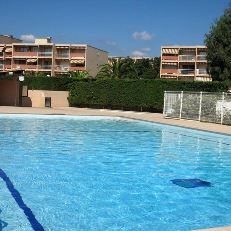 T4 de 54m² avec Piscine et Tennis, à 50m de la plage - La Favière, Bormes-les-Mimosas - FR-1-610-31 - Apartment (6 Erwachsene) - 2