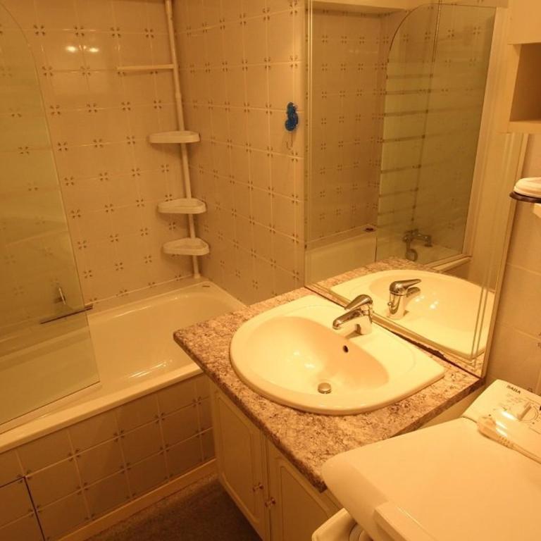 Proche Thermes - T2 Cabine avec Balcon, Parking et Wifi - Animaux admis - FR-1-313-170 - Apartamento (4 adultos) - 6