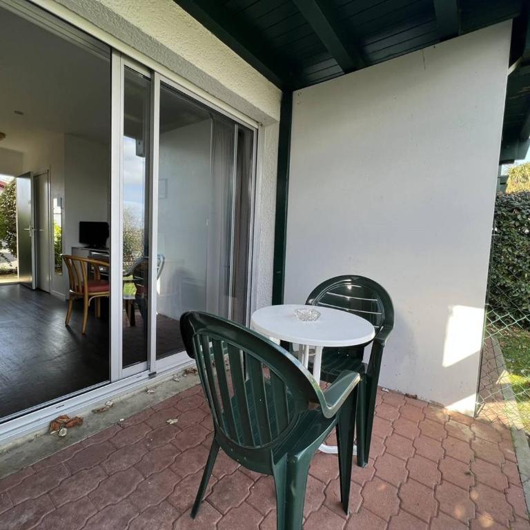 Studio central Cambo avec terrasse et parking, animaux acceptés - Estudio - 6