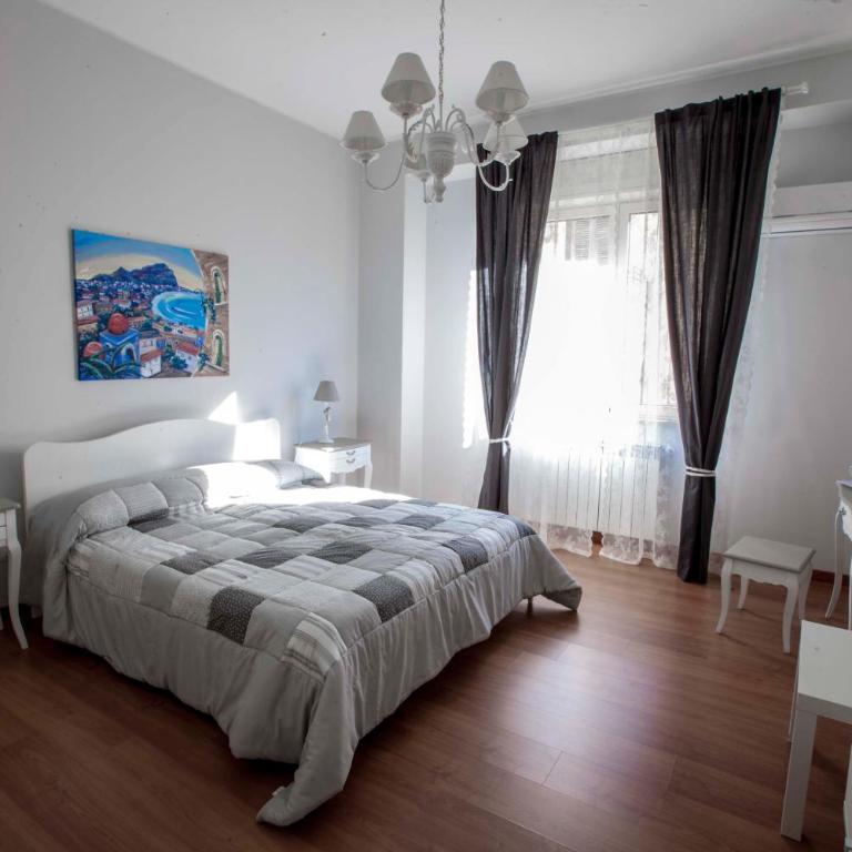 Martins Rooms Palermo - Camera Tripla con Bagno Privato Esterno - 3