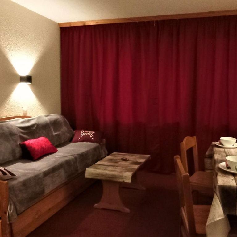 Appart 4 pers, skis aux pieds, balcon, kitchenette, TV - FR-1-545-24 - Appartement (4 Adultes) - 3