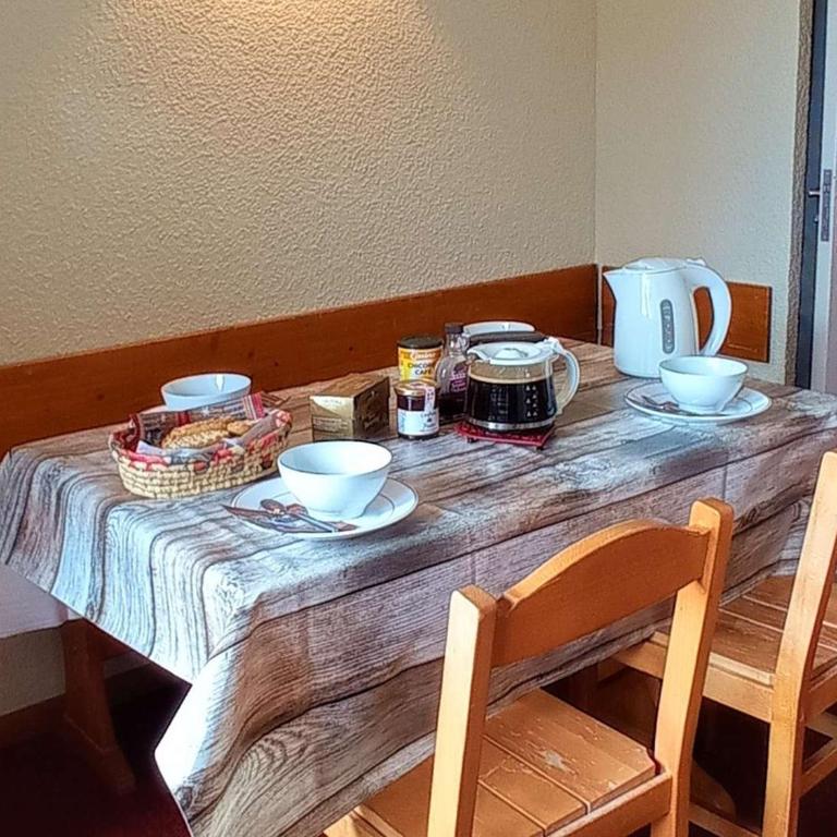 Appart 4 pers, skis aux pieds, balcon, kitchenette, TV - FR-1-545-24 - Appartement (4 Adultes) - 4