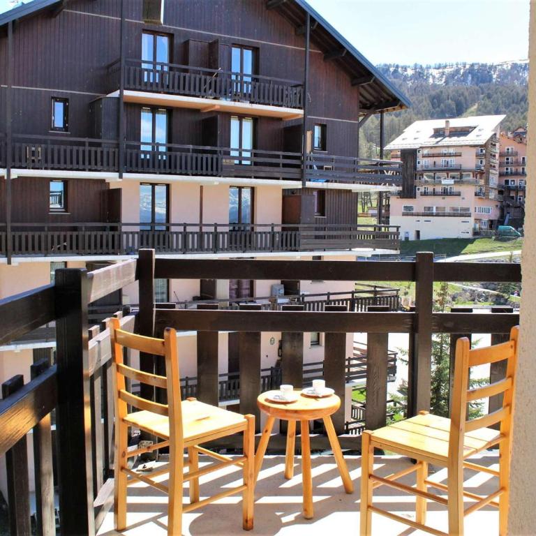 Appartement cosy à Risoul 1850, 3 pièces, 6 couchages, proche pistes et commerces, balcon ensoleillé - Appartement 2 Chambres - 3