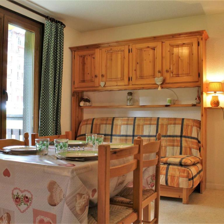 Studio cabine 5 couchages, proche commodités, téléski, balcon sud, ski casier - Appartement 1 Chambre - 17
