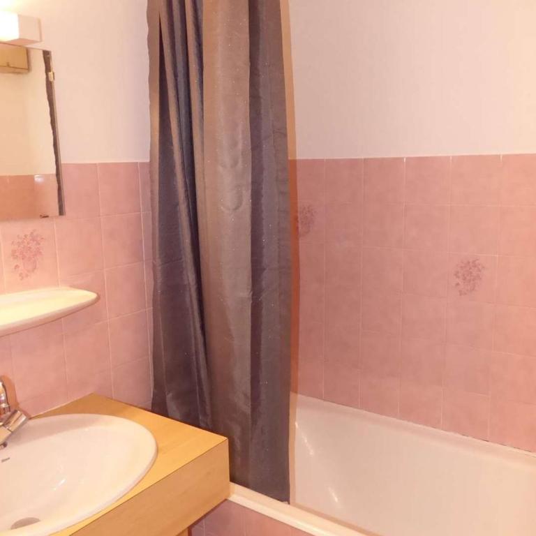Appartement skis aux pieds, cosy 2 pièces, terrasse Sud/Est, 1er étage, idéal pour 4 personnes - FR-1-458-131 - Appartement (4 Adultes) - 7