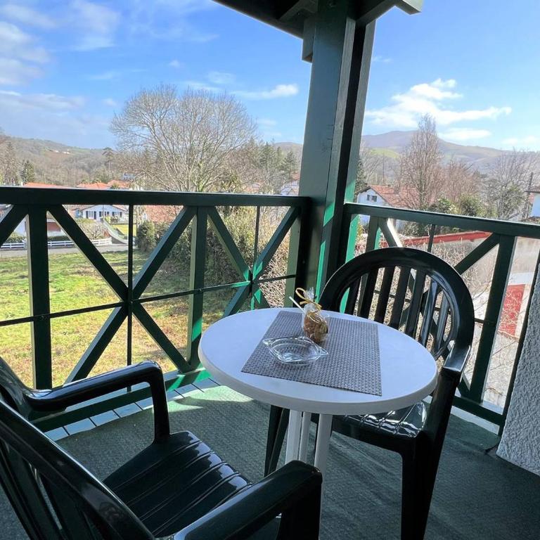 Studio à Cambo-les-Bains, Internet, Parking, Animaux admis - Estudio - 8