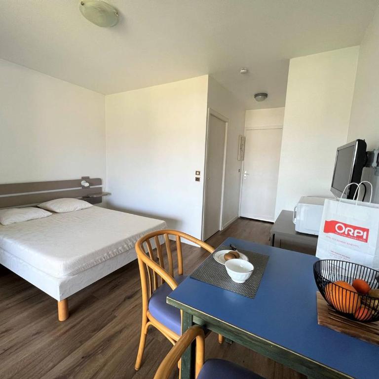 Studio à Cambo-les-Bains, Internet, Parking, Animaux admis - Estudio - 9
