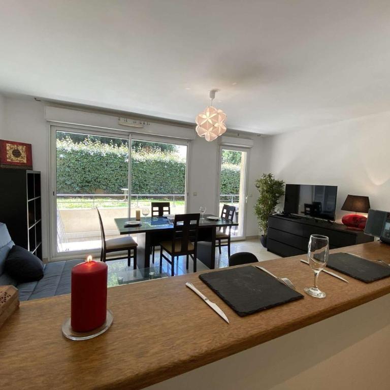 Appartement 3P avec Terrasse et Garage, à 10min des Plages de Juan-les-Pins - FR-1-252-171 - Appartement (6 Adultes) - 1