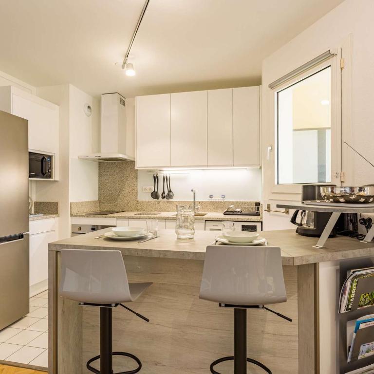 Superbe T2 rénové avec balcon et parking, à 150m de la Grande Plage de Biarritz - FR-1-3-517 - Appartement (3 Adultes) - 15