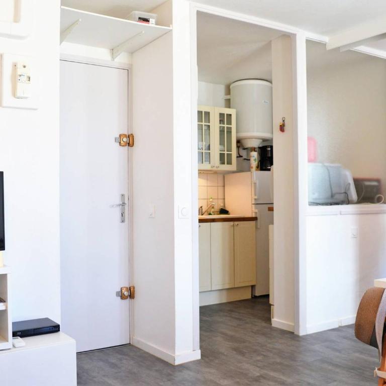 Appartement Climat. 4 pers. avec Parking Privatif au Lavandou, Proche Centre et Plage - FR-1-251-390 - Appartement (4 Adultes) - 8