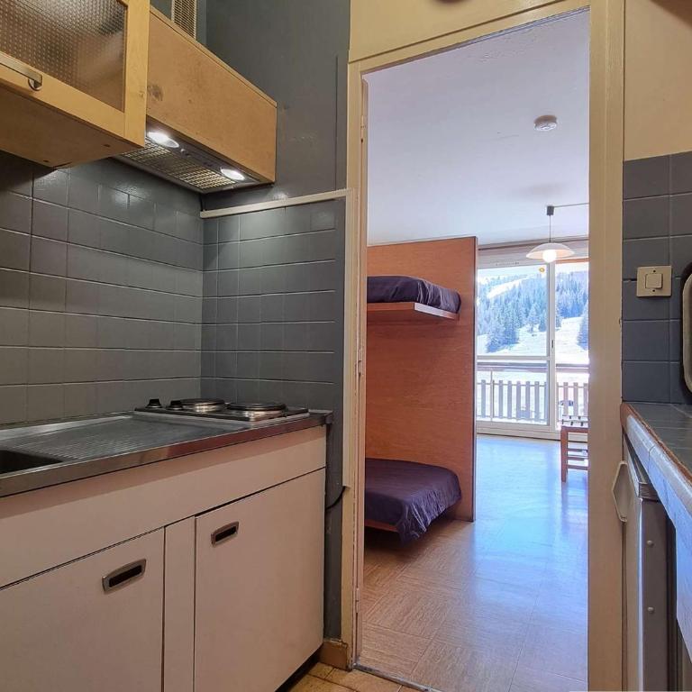 Studio cosy avec vue sur le front de neige, proche télésiège et commerces - FR-1-525-200 - Apartment (4 Adults) - 8