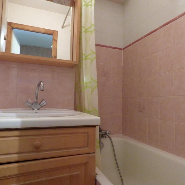 Studio cosy avec balcon, arrêt navette à 50m - FR-1-458-100 - Studio - 10