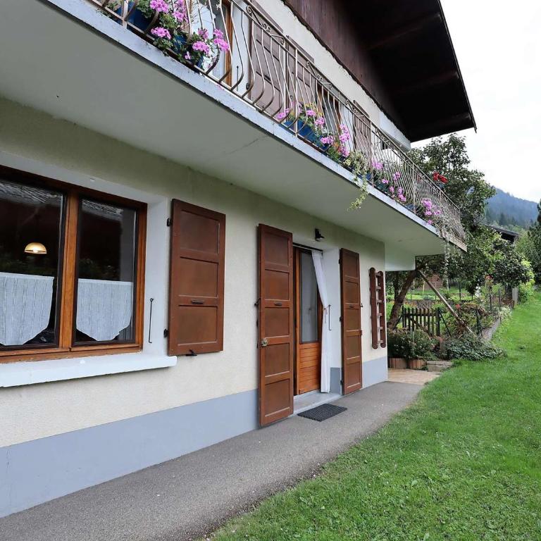 Appartement lumineux 75m² pour 4, coeur Arêches, terrasse, 2 chambres, parking privé, proche tout - Apartment mit 2 Schlafzimmern - 11