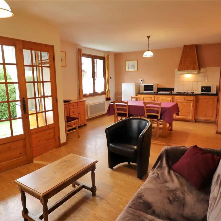 Appartement lumineux 75m² pour 4, coeur Arêches, terrasse, 2 chambres, parking privé, proche tout - Apartment mit 2 Schlafzimmern - 1