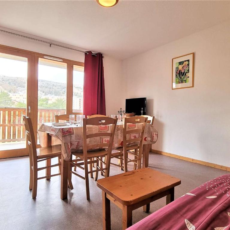 Appartement 8 pers avec balcon, proche commerces et pistes, casier à ski - FR-1-525-199 - Apartment (8 Adults) - 1