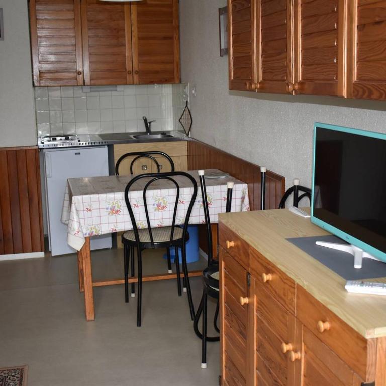 Charmant studio cabine avec balcon exposé sud pour 4 personnes au cœur de la Station - Studio - 5