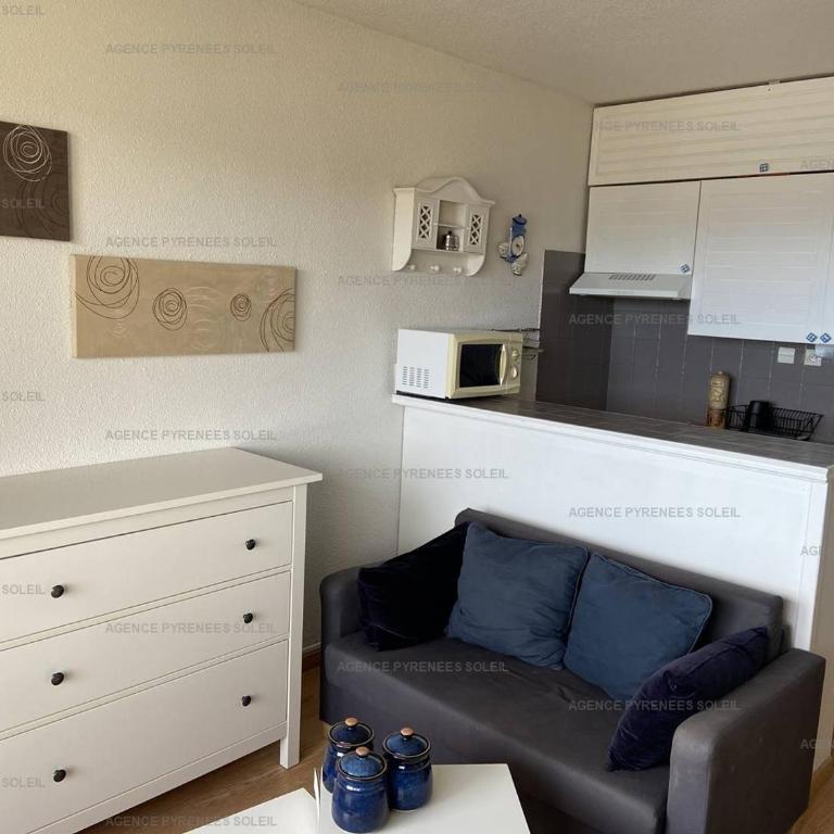 Studio cabine cosy avec balcon Sud, parking et WiFi aux Angles - FR-1-295-131 - Studio - 1