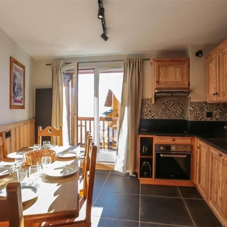 Chalet Triplex 75m² Val Thorens - 2 Chambres, 1 Cabine, Cheminée, WiFi, Proche Pistes et Commerces - FR-1-637-11 - Chalet (6 Adultes) - 3
