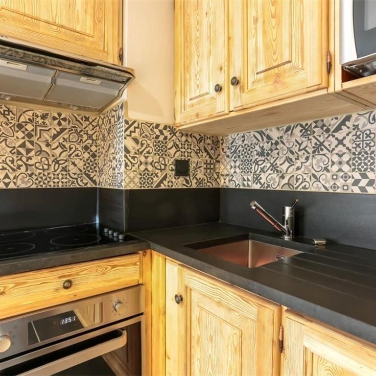 Chalet Triplex 75m² Val Thorens - 2 Chambres, 1 Cabine, Cheminée, WiFi, Proche Pistes et Commerces - FR-1-637-11 - Chalet (6 Adultes) - 9
