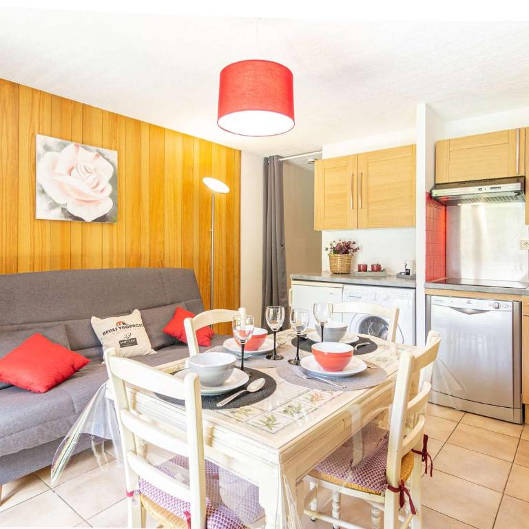 Appartement calme avec jardin et parking à Saint-Lary-Soulan - FR-1-296-353 - Apartment (4 Adults) - 1
