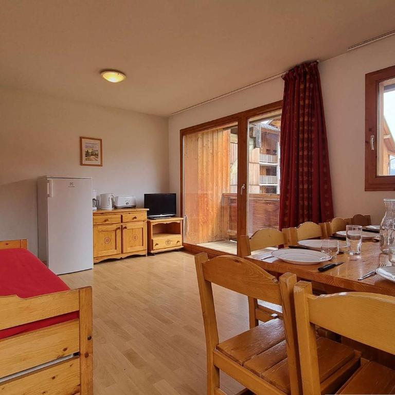 Appart 10 pers, 200m télésiège, balcon, ski, 3 ch - FR-1-525-216 - Appartement - 7