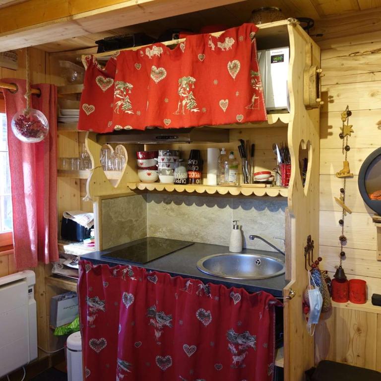 Charmant Mazot Savoyard à Hauteluce: Idéal pour Couple, Proche Commerces et Ski, Bien Équipé - Chalet 1 Chambre - 4