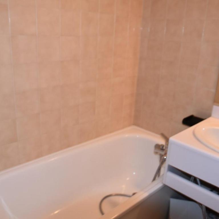 Appartement 3P sur pistes avec garage, 2 chambres, cuisine équipée - FR-1-266-182 - Apartment (8 Adults) - 9