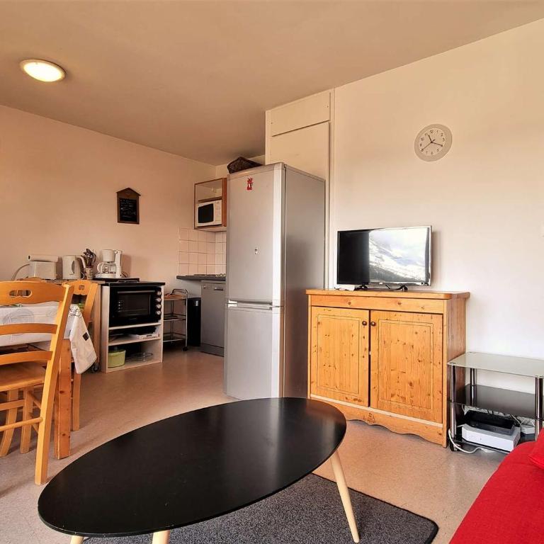 Appartement 4 pièces avec WiFi, Animaux admis, Parking gratuit proche des pistes - FR-1-525-240 - Apartment - 6