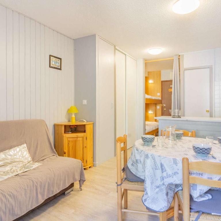 Studio cosy avec balcon, centre-ville, proche télécabine, wifi inclus - FR-1-401-235 - Studio - 2