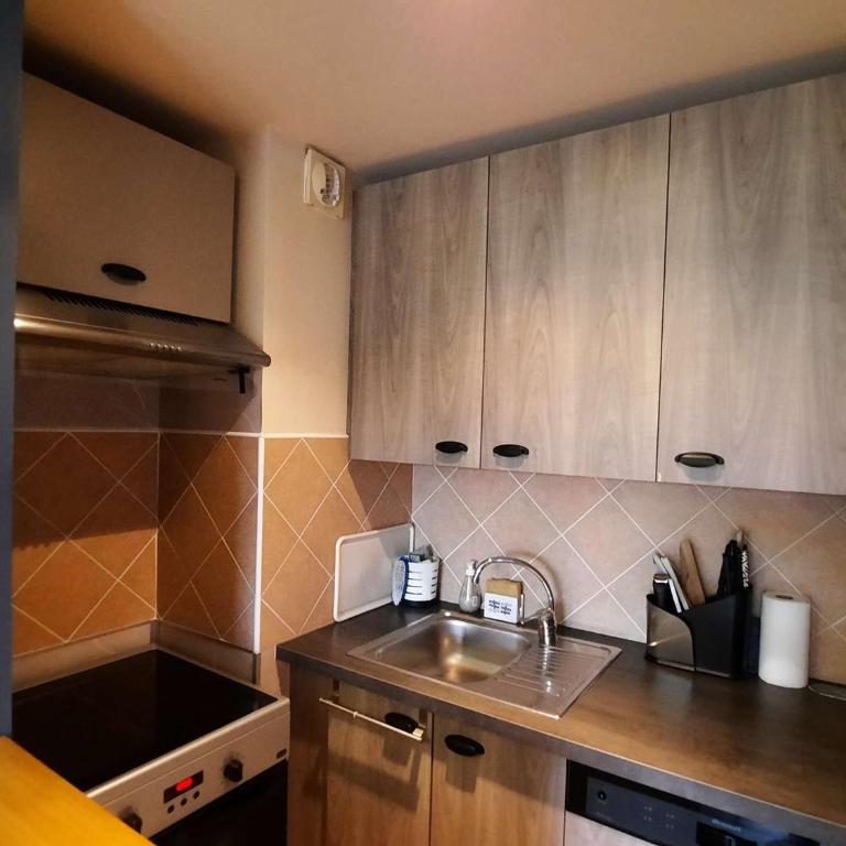 Appartement 3 étoiles avec piscine chauffée, à 50m de la plage de Trestraou, Perros-Guirec - FR-1-542-49 - Apartment - 2
