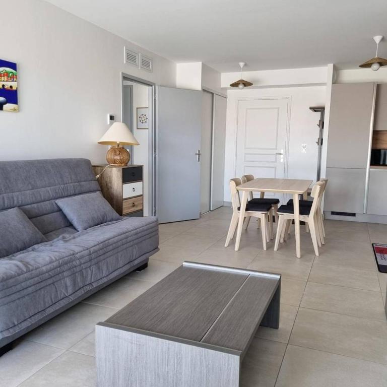 Appartement neuf climatisé, loggia spacieuse, à 200m de la mer avec parking privé - FR-1-388-206 - Appartement - 4
