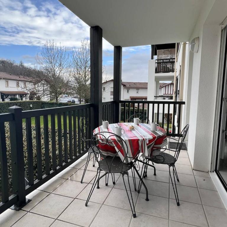 T2 bis lumineux avec terrasse, Cambo-les-Bains - Apartamento de 1 dormitorio - 11
