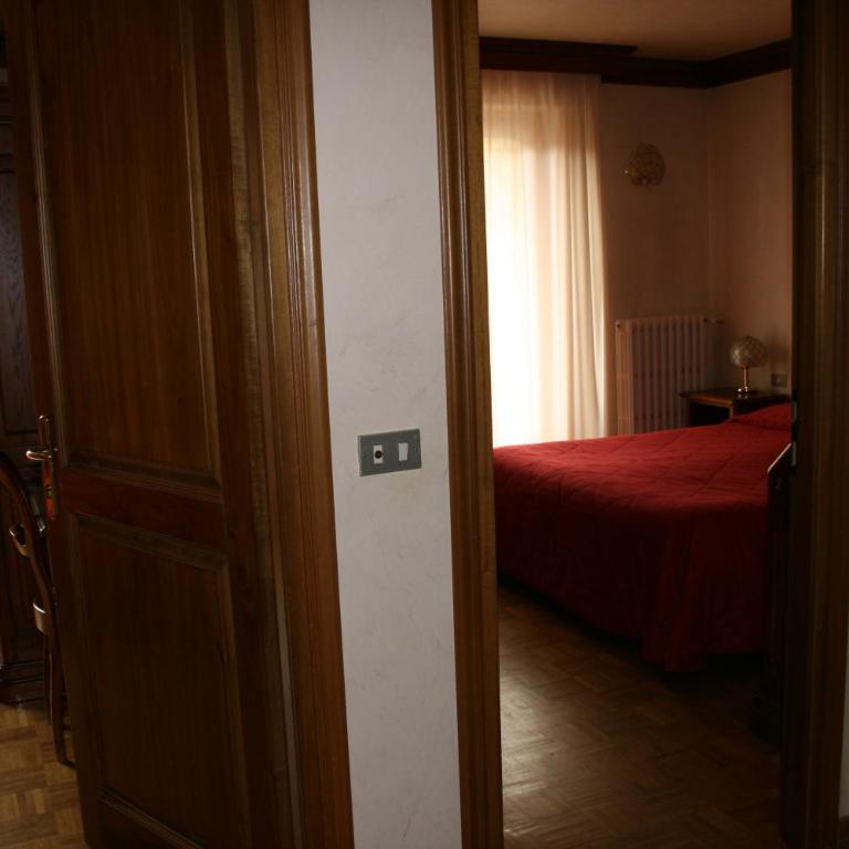 Hotel Panoramique - 2 Camere Adiacenti Matrimoniali/Doppie con Letti Singoli - 1