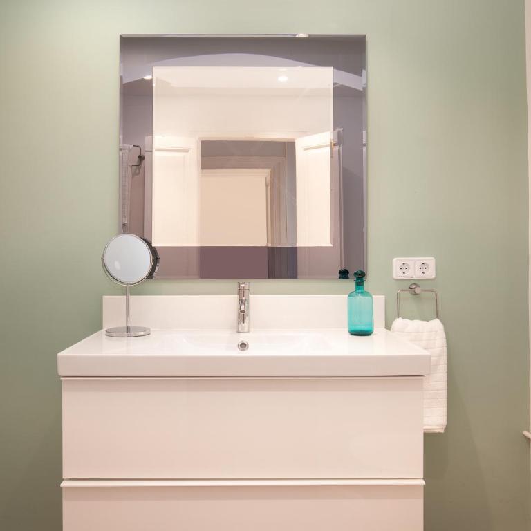 Click&Flat Stylish Torrijos - Two-Bedroom Apartment - 17