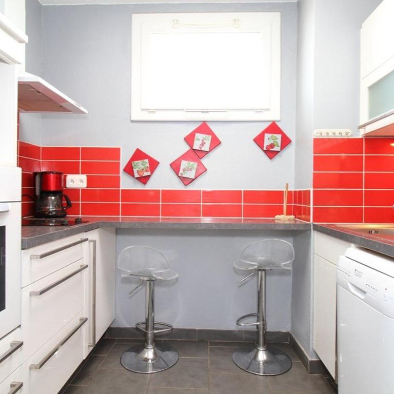 Spacieux T2 à Balaruc-les-Bains, cuisine séparée, climatisation, WiFi, proche Thermes - Appartement 1 Chambre - 12