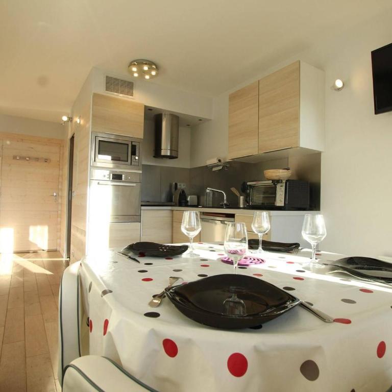 Studio rénové 4 pers à Saint-Chaffrey avec balcon, classé 3 étoiles - Appartement 1 Chambre - 1