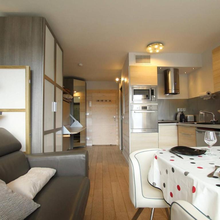 Studio rénové 4 pers à Saint-Chaffrey avec balcon, classé 3 étoiles - Appartement 1 Chambre - 4