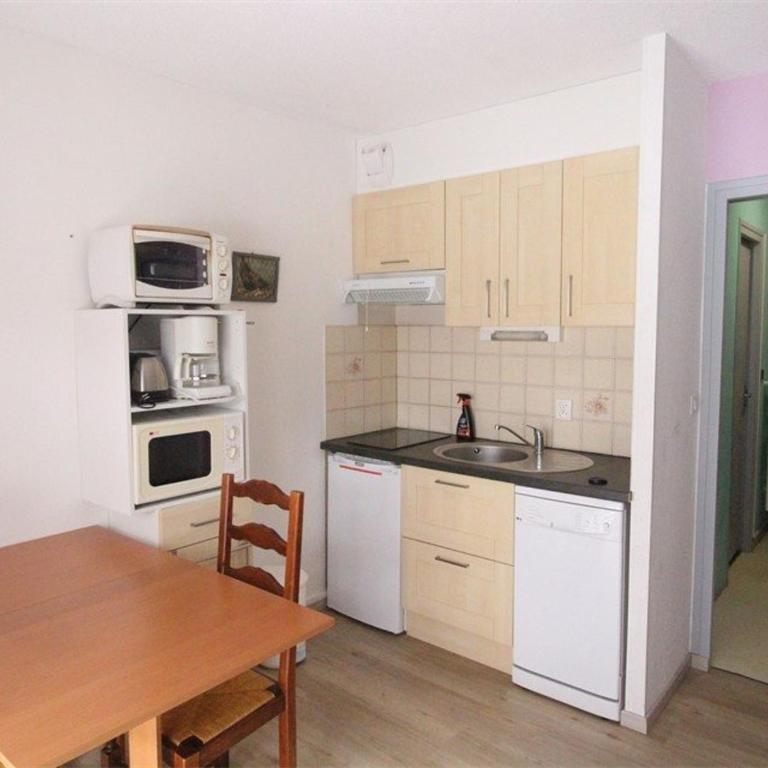 Studio cosy à Luchon - Balcon, garage privé, animaux admis, télécabine à proximité - FR-1-313-183 - Estudio - 11