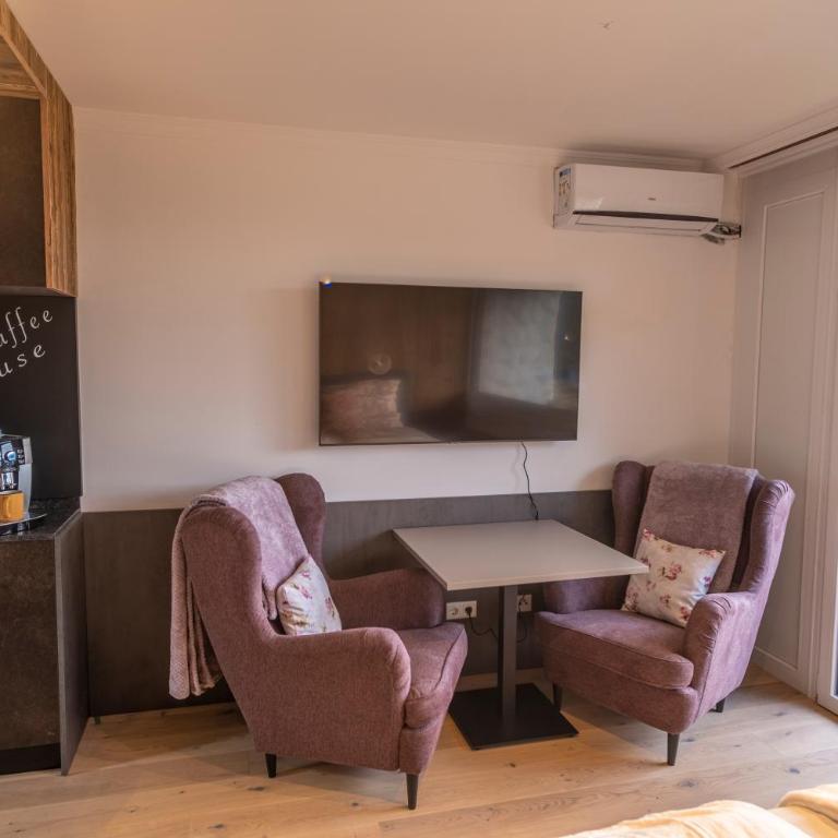 Wolfgangsee Appartements - Panorama Blick, Parkplatz, Balkon - Studio with Lake View - 11