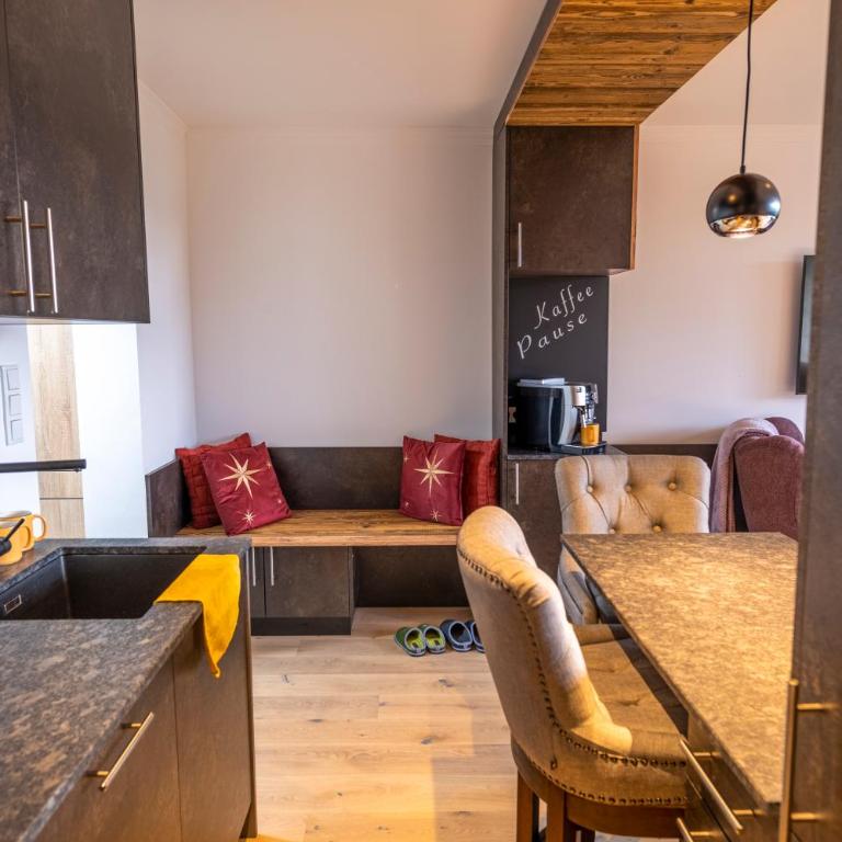 Wolfgangsee Appartements - Panorama Blick, Parkplatz, Balkon - Studio with Lake View - 12
