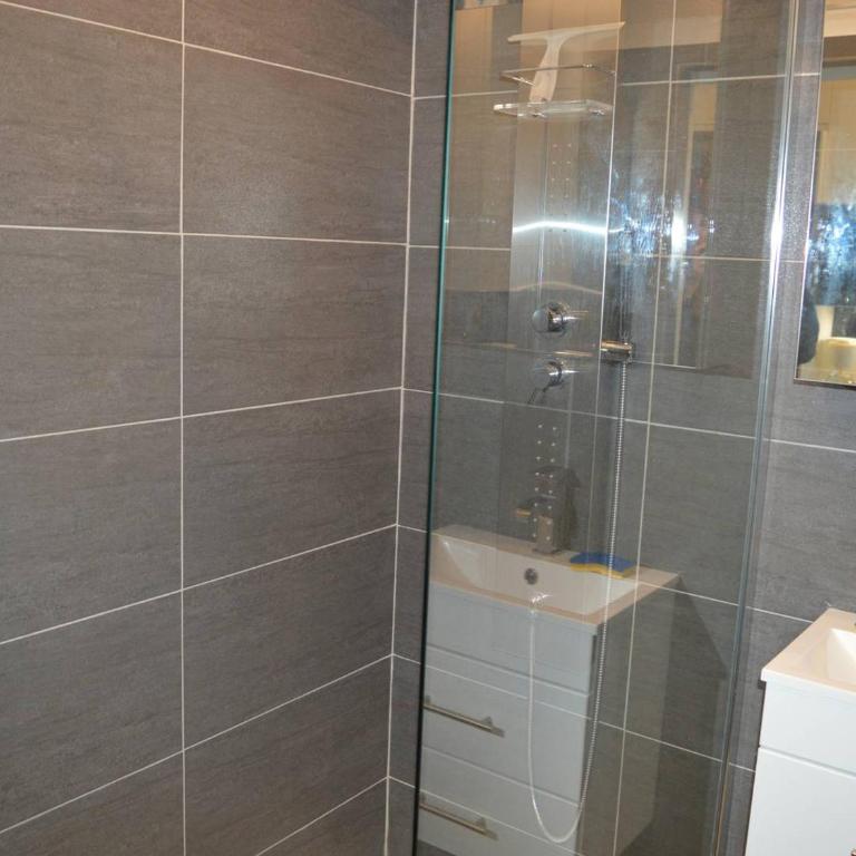 Studio rénové climatisé, 3 couchages, proche port et casino à Cavalaire-sur-Mer - FR-1-226B-98 - Appartement (3 Adultes) - 8