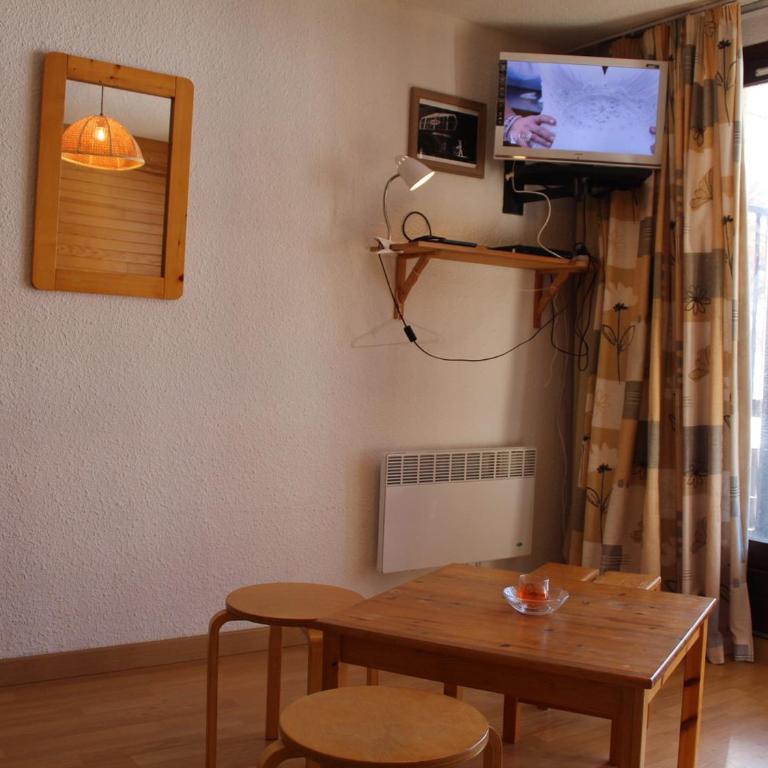 Charmant 2P, 5 couchages au pied des pistes, Risoul 1850 - Appartement 1 Chambre - 4