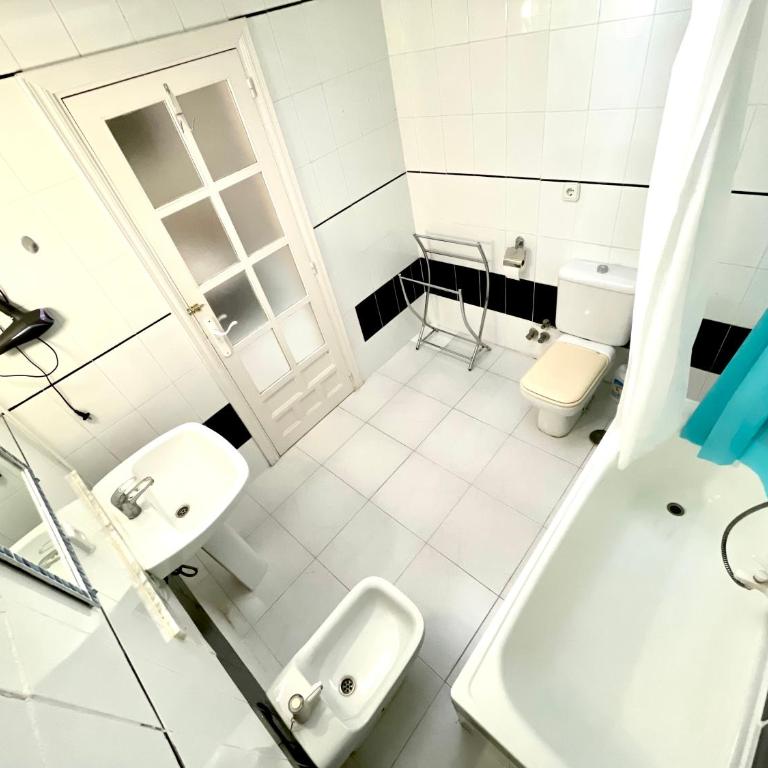 Las habitaciones en Alicante - Quadruple Room with Private Bathroom - 5