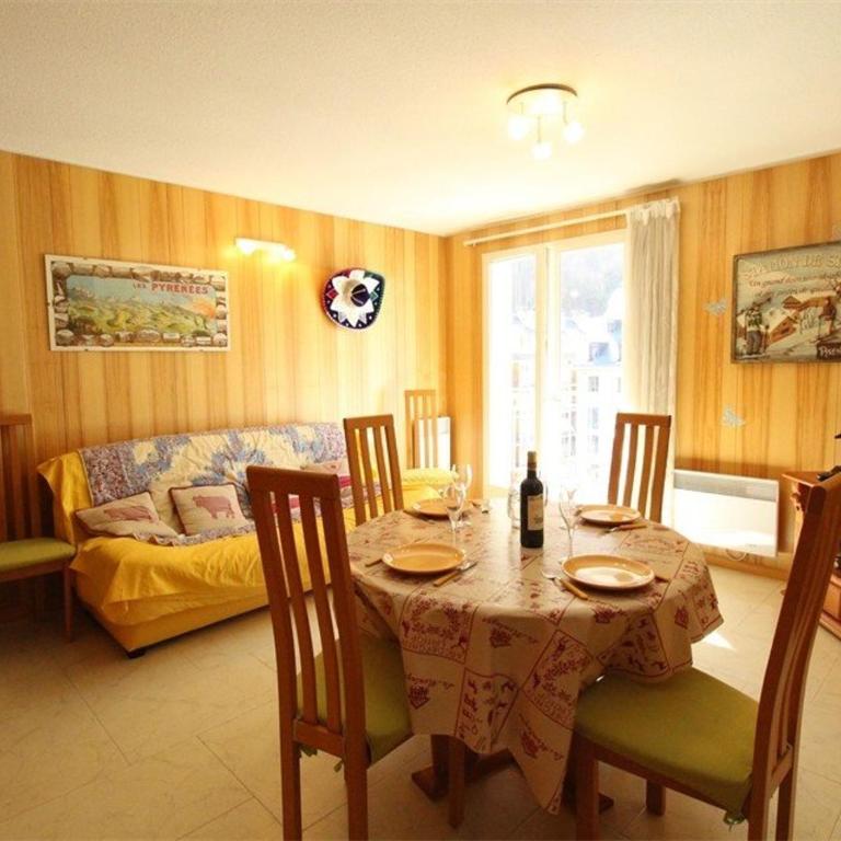 Appart. central 6/7 pers. à Bagnères-de-Luchon avec parking et animaux admis - FR-1-313-171 - Apartment (7 Erwachsene) - 1