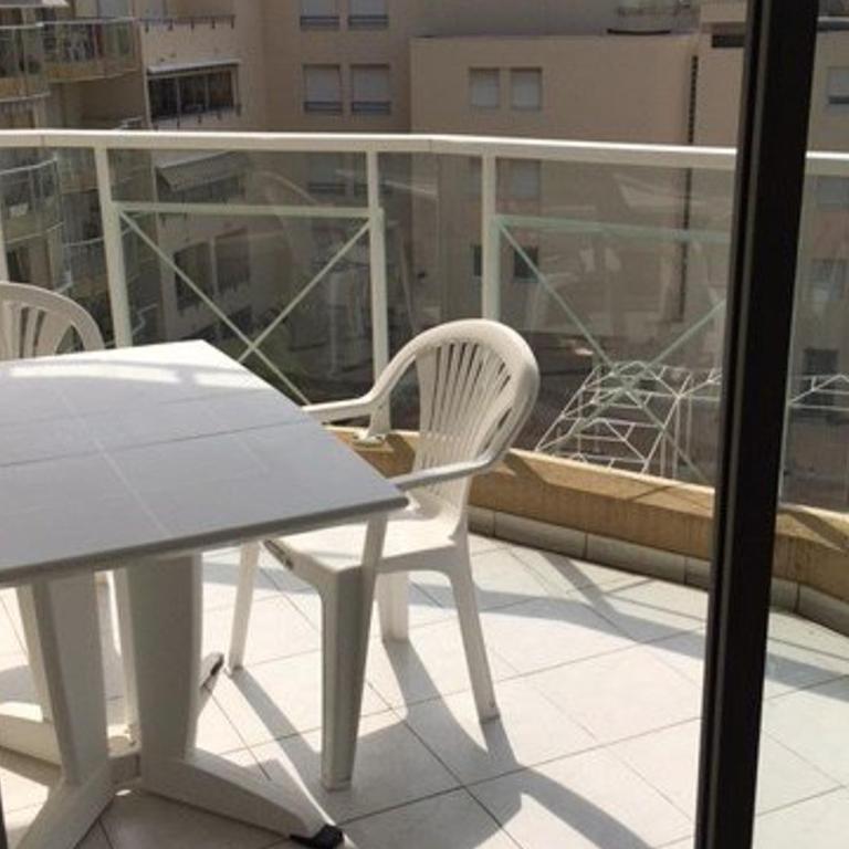 Appartement calme au cœur de Cavalaire, climatisé avec terrasse, parking et toutes commodités - FR-1-100-233 - Appartement (4 Adultes) - 2